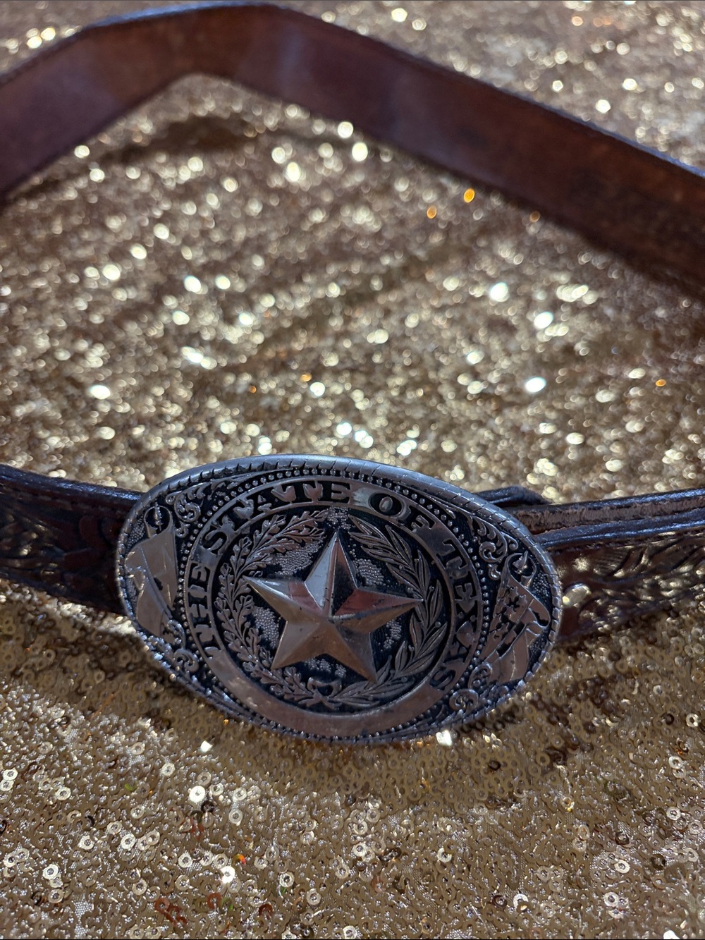 Vintage Western Brown Leather Men's Belt with Star Emblem Buckle